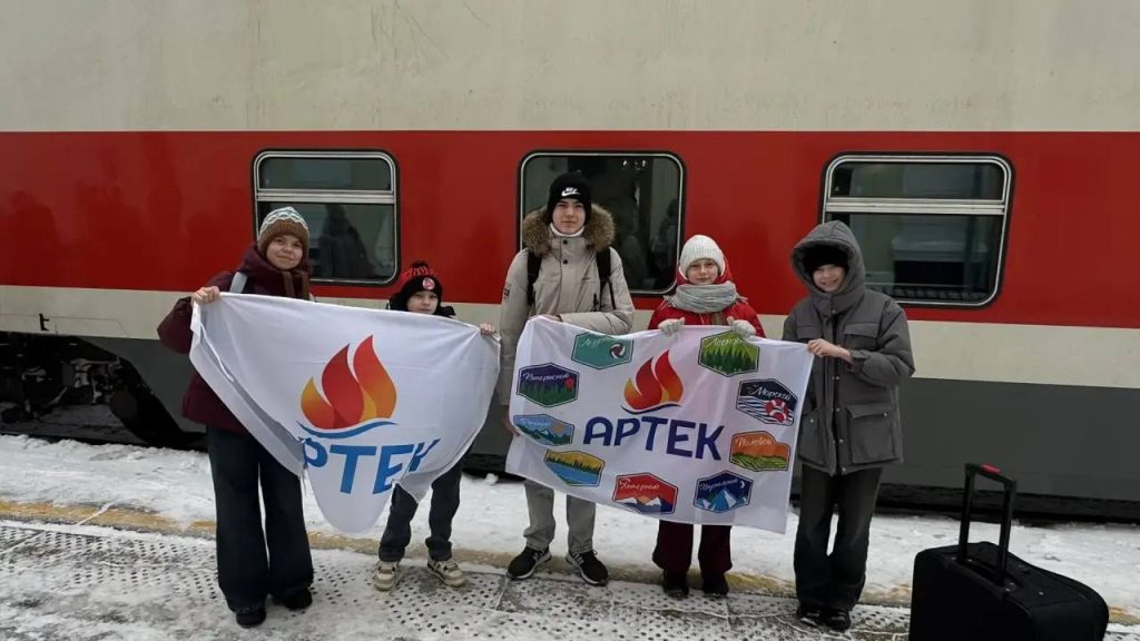 18 детей из Оренбуржья поехали в «Артек»