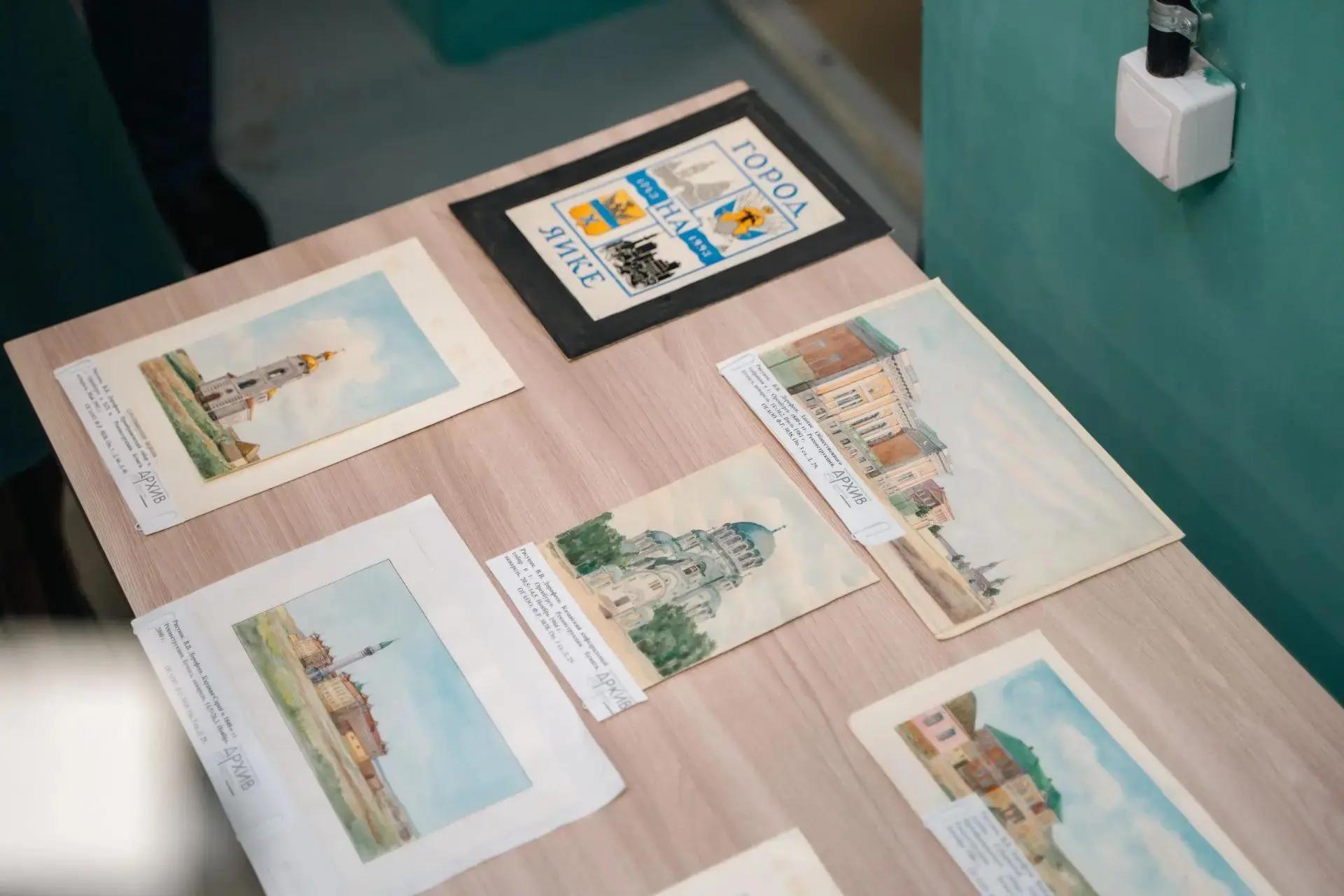Евгений Солнцев посетил Объединенный государственный архив региона