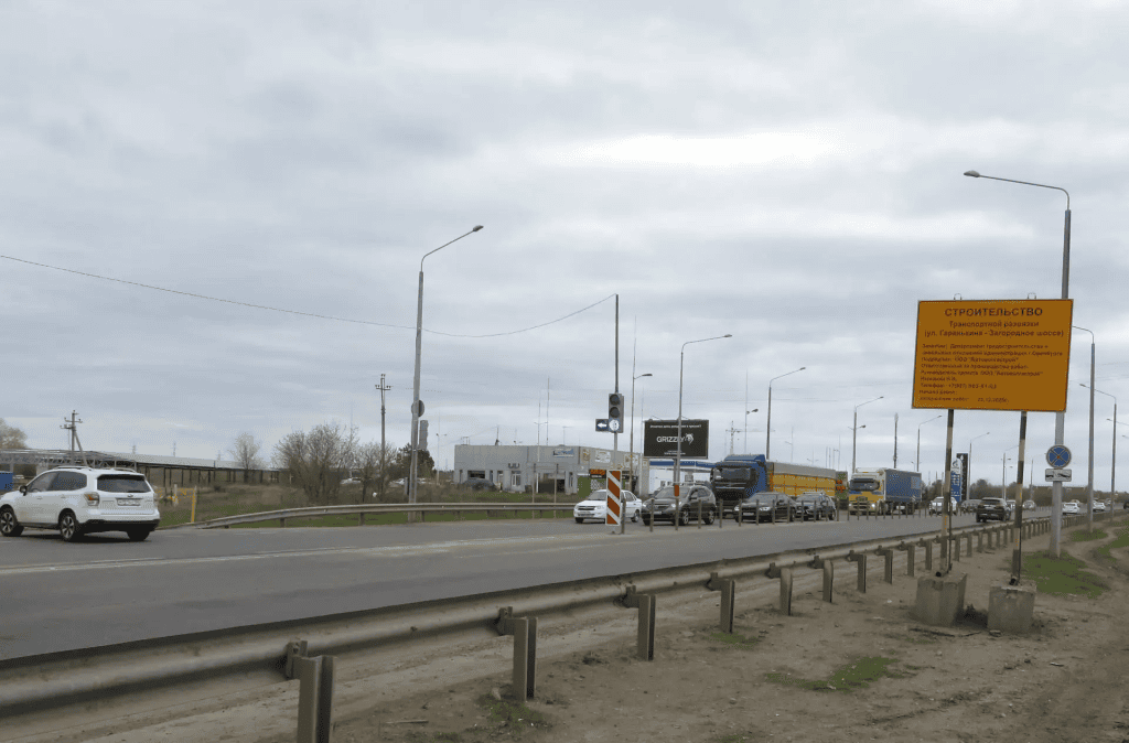 На Загородном шоссе в Оренбурге временно разрешили поворот на Автодромную