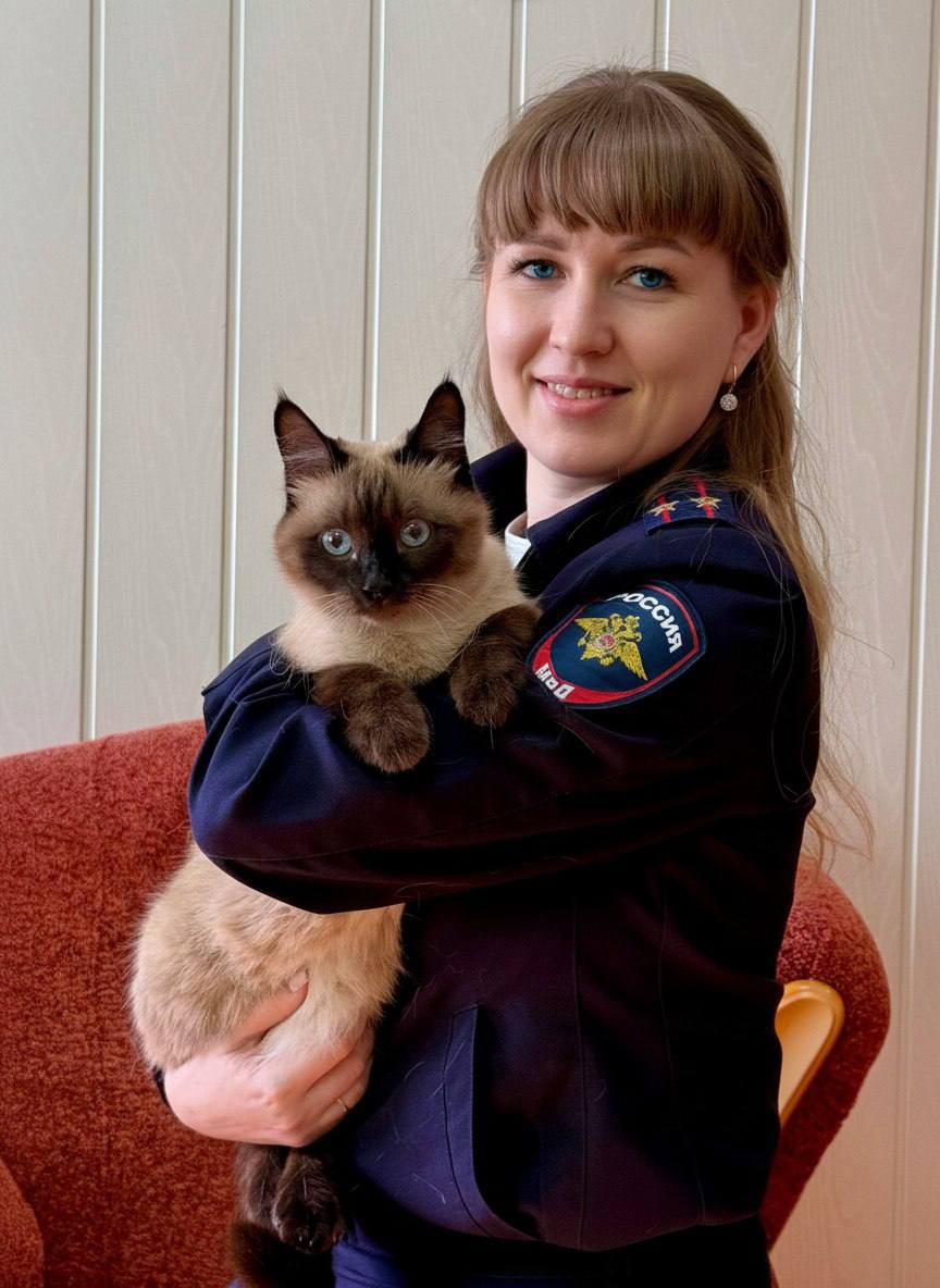 Оренбургские полицейские отметили Всероссийский День кошек