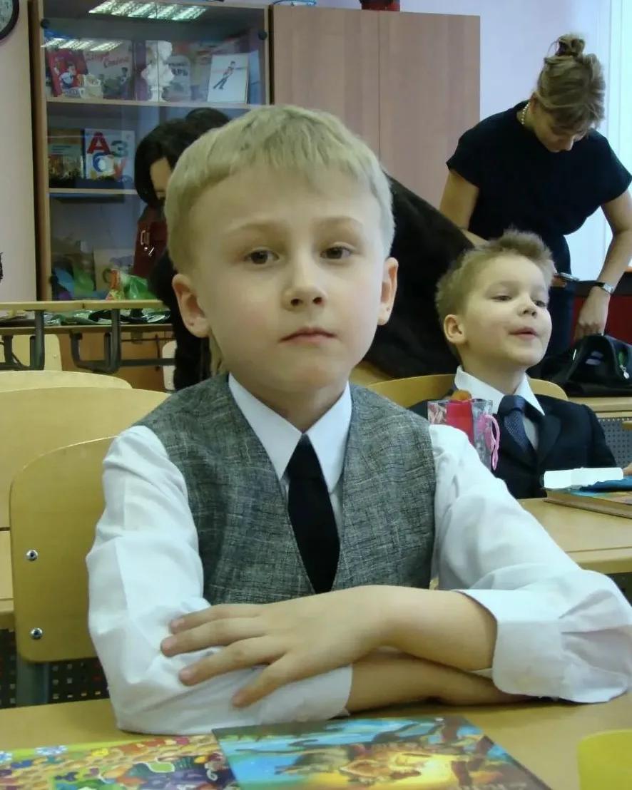 Оренбуржцы делятся своими школьными фотографиями в День знаний