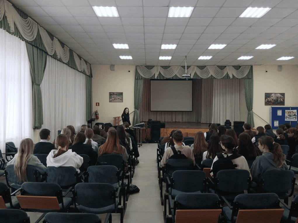 Полицейские Тоцкого района поговорили со школьниками о вреде наркотиков