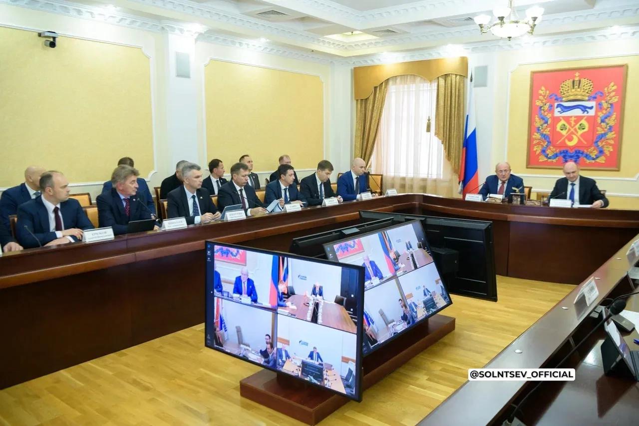 Солнцев обсудил вопросы взаимодействия с зампредседателя крупной газодобывающей компании
