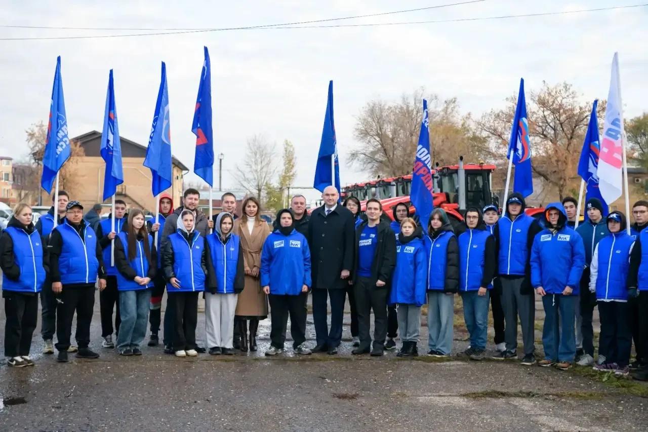 Солнцев поздравил оренбуржцев с Днем молодежи