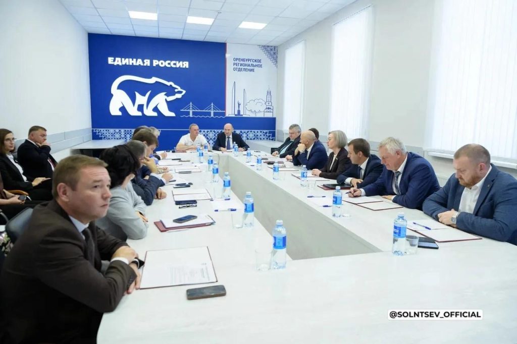 Солнцев встретился с избранными депутатами всех партий