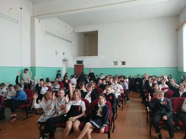 Сотрудники ГАИ Тоцкого района рассказали школьникам о безопасном поведении на дороге