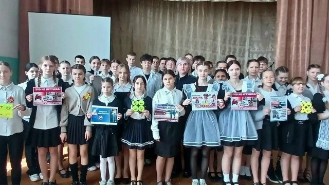 Сотрудники ГАИ Тоцкого района рассказали школьникам о безопасном поведении на дороге