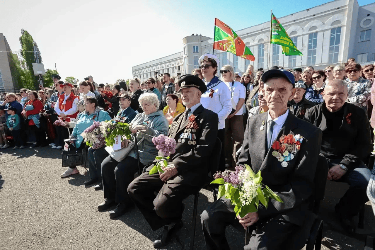 В Оренбурге 8 мая встретили «Поезд Победы»