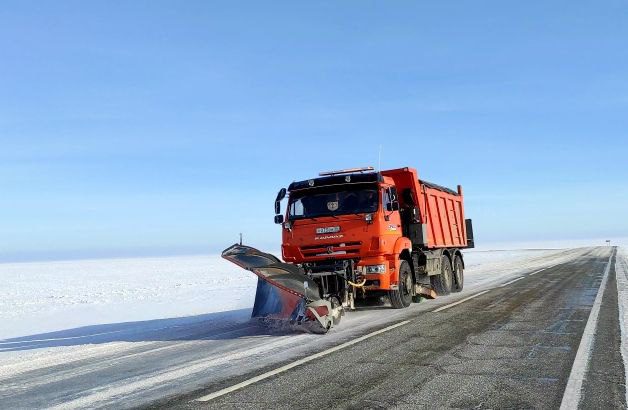 В Оренбуржье чистят дороги от снега