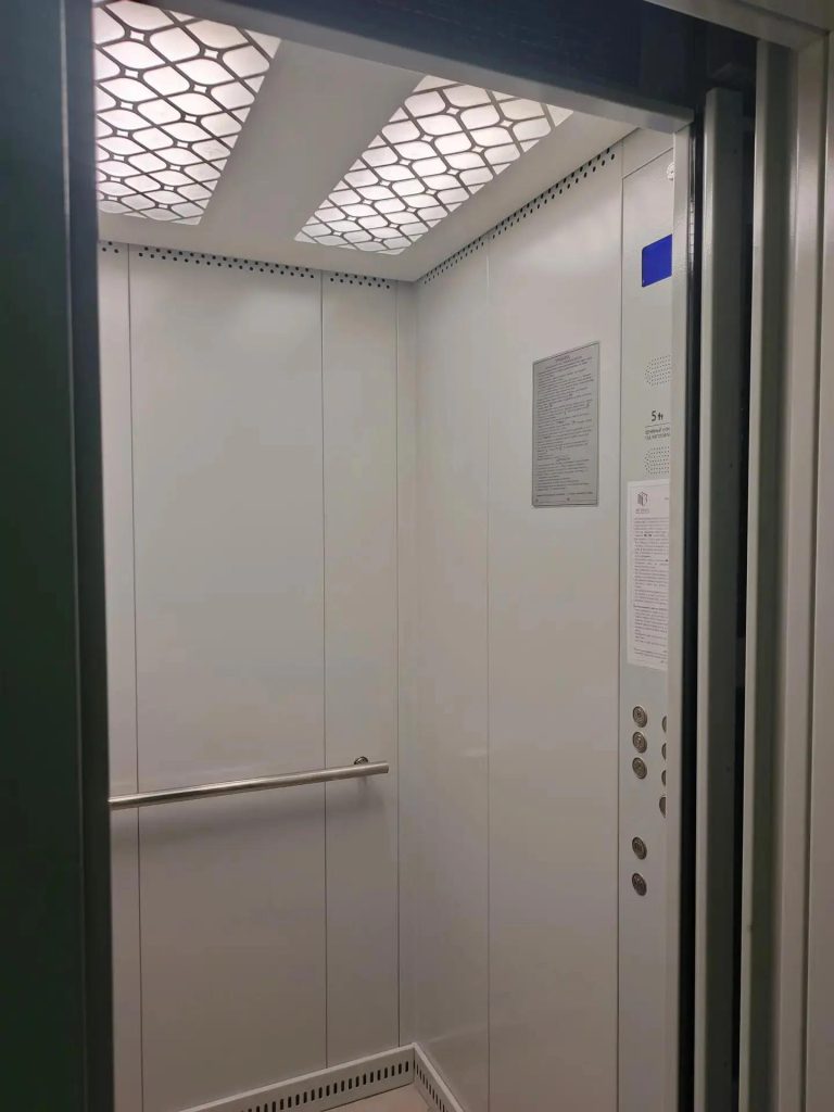 В Оренбуржье по программе капремонта заменили более 2,3 тысячи лифтов