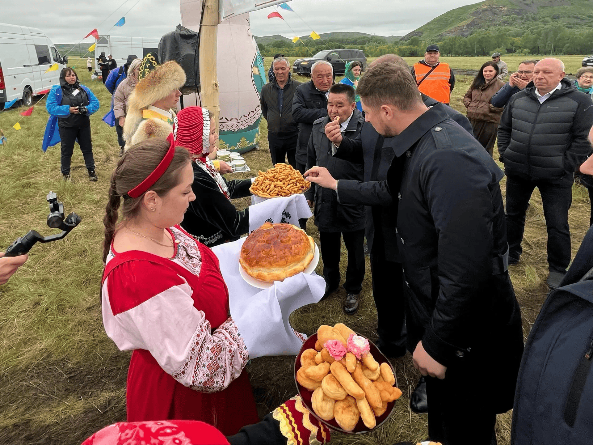 Юрий Мироненко принял участие в башкирском Сабантуе под Медногорском