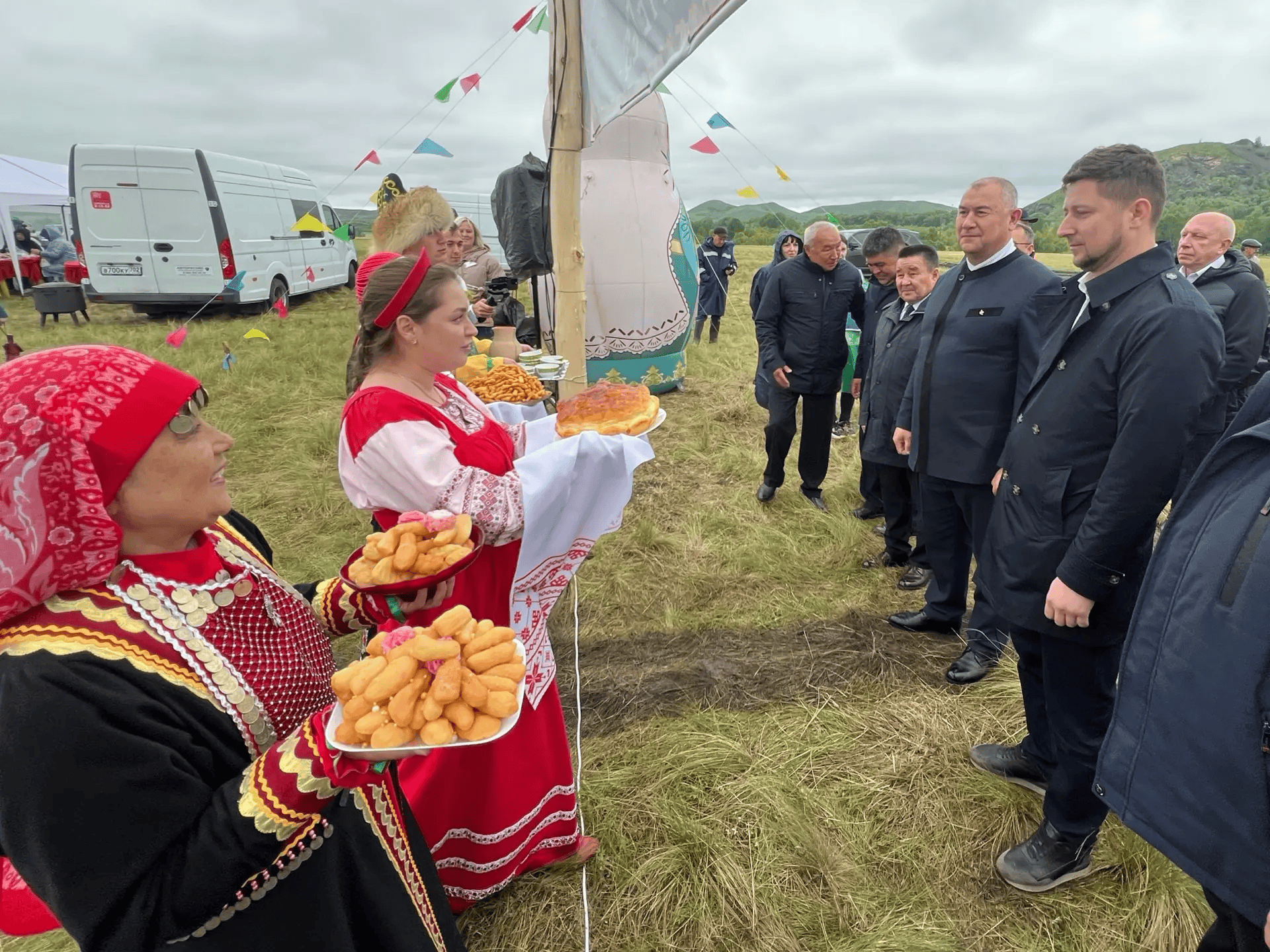 Юрий Мироненко принял участие в башкирском Сабантуе под Медногорском