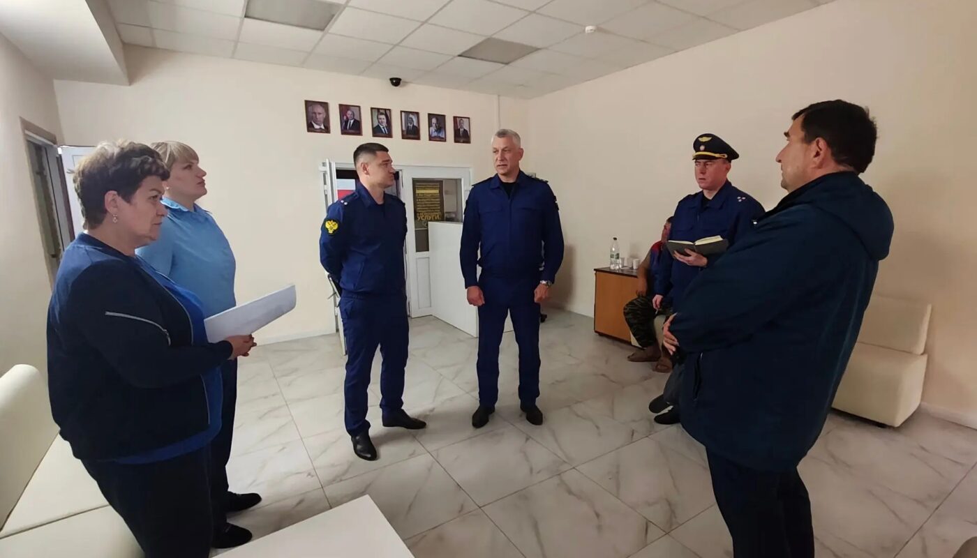 Заместитель прокурора Оренбуржья посетил пункты временного размещения в Бугуруслане